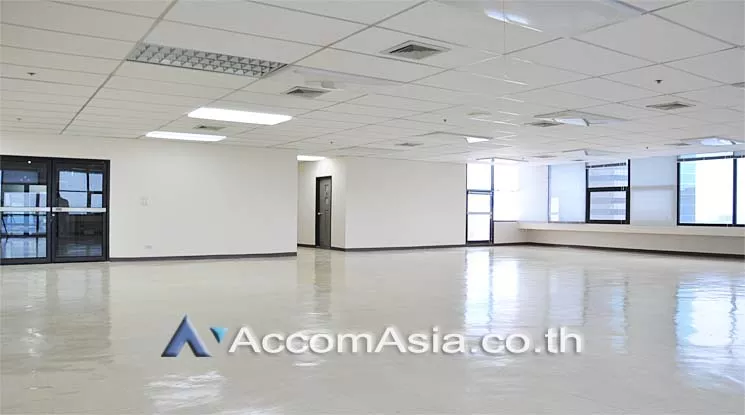 5  Office Space For Rent in Sukhumvit ,Bangkok BTS Phrom Phong - MRT Khlong Toei at Sirinrat Building AA13588